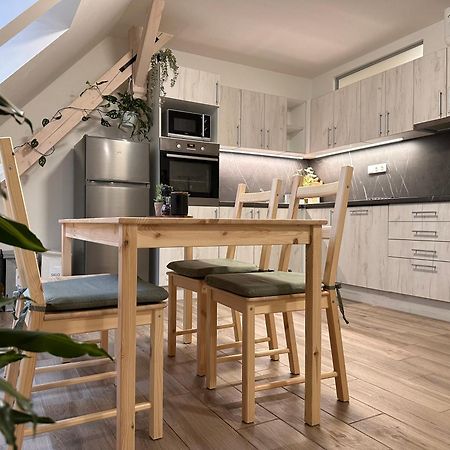 Apartmany Monastery Suites Zirec Двур-Кралове-над-Лабем Екстер'єр фото