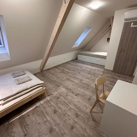 Apartmany Monastery Suites Zirec Двур-Кралове-над-Лабем Екстер'єр фото