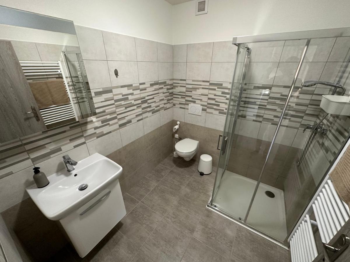 Apartmany Monastery Suites Zirec Двур-Кралове-над-Лабем Екстер'єр фото