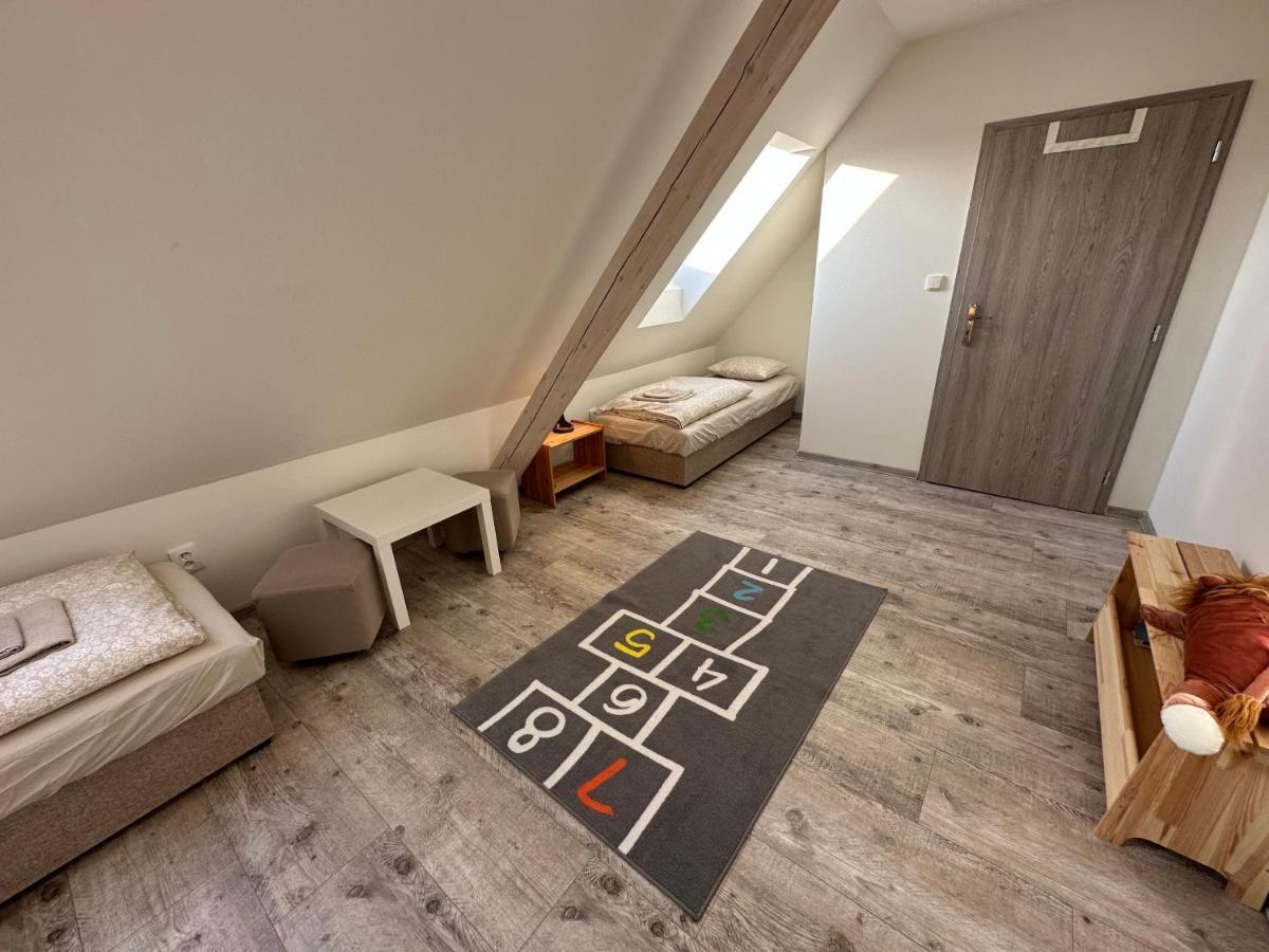 Apartmany Monastery Suites Zirec Двур-Кралове-над-Лабем Екстер'єр фото