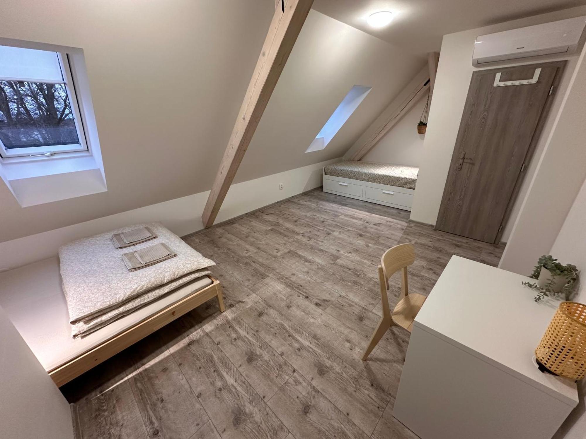 Apartmany Monastery Suites Zirec Двур-Кралове-над-Лабем Екстер'єр фото