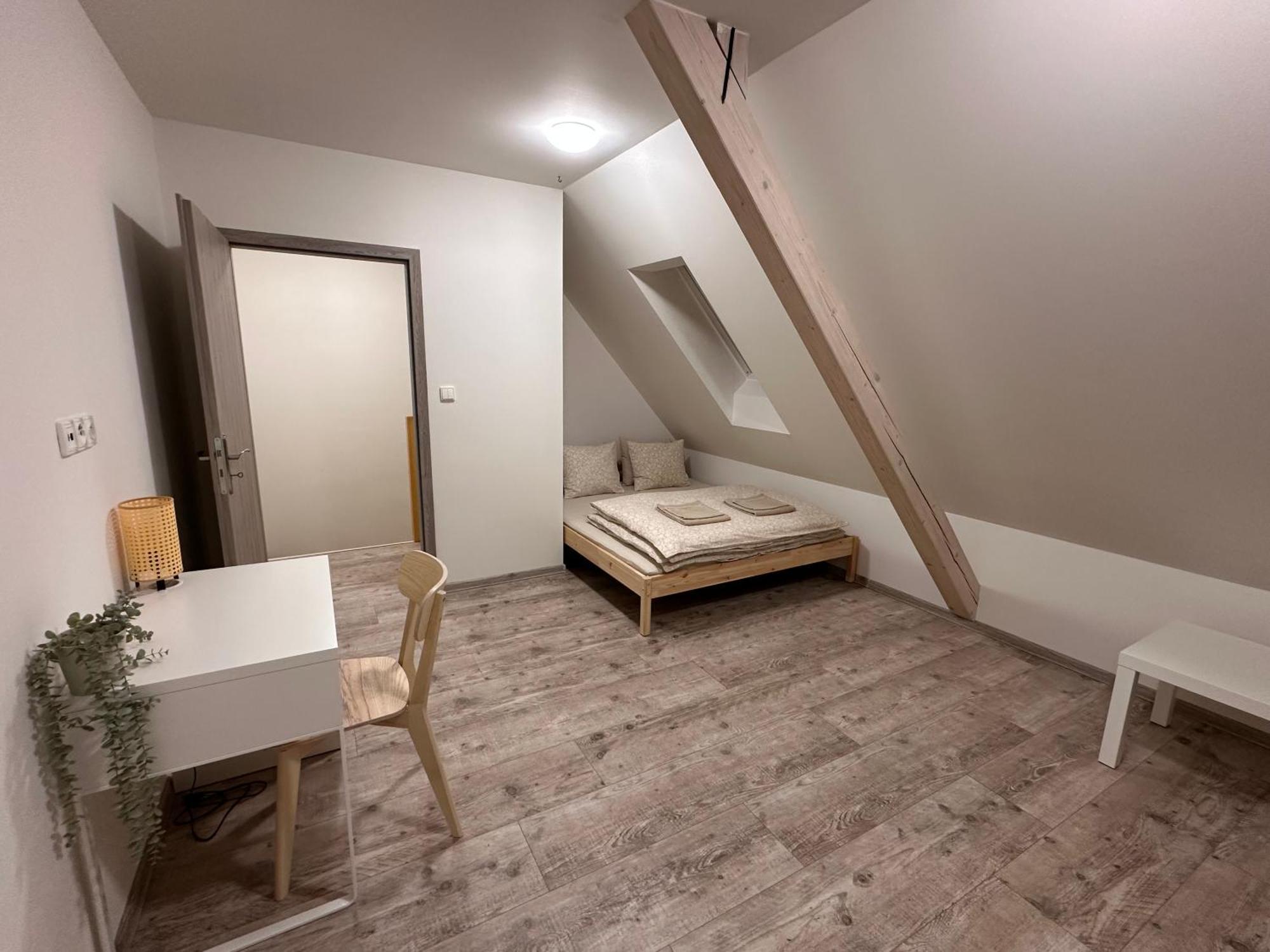 Apartmany Monastery Suites Zirec Двур-Кралове-над-Лабем Екстер'єр фото